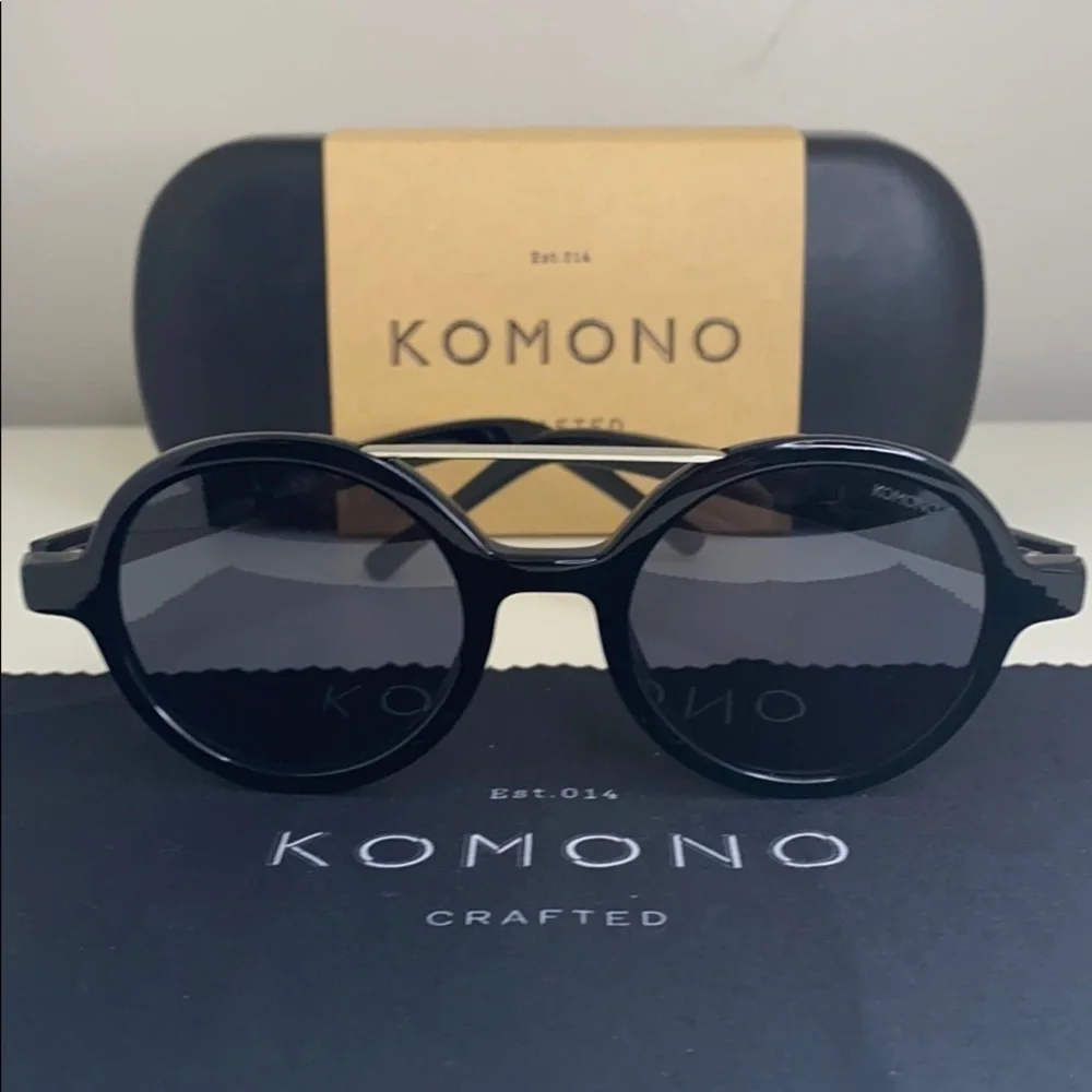 Komono New Vivien Glossy Black Sunglasses Round NWT